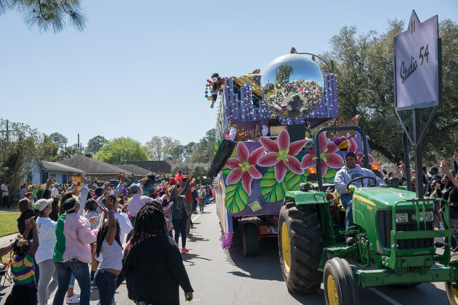 Krewe of NOMTOC 2017 rolls in Algiers: See Mardi Gras parade photos